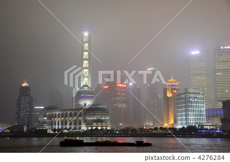 上海霧東方明珠塔 4276284