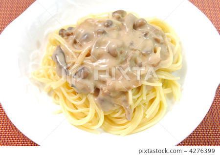 Porcini mushroom cream sauce pasta Porcini mushroom cream sauce pasta 4276399