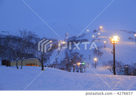 Niseko Hirafu Ski Resort Niter 4276657