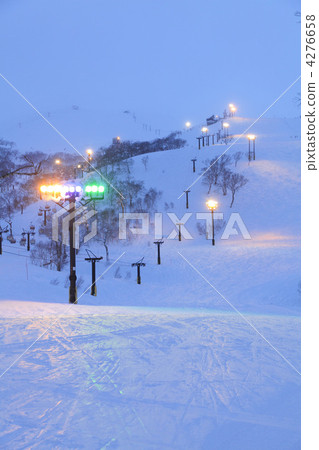 Niseko Hirafu Ski Resort Niter 4276658