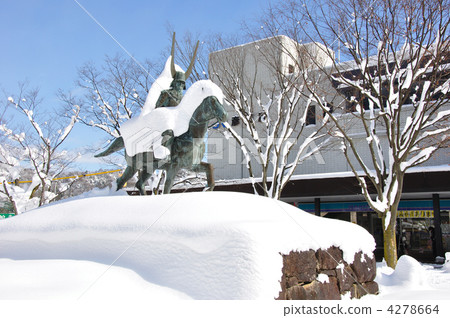 Snow Ii Naogami statue 4278664