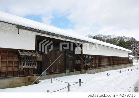 Hikone castle Old Saigo Yashimi Nagayamon · snow scene 4279733