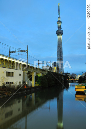 Light up of the sky tree 4280091