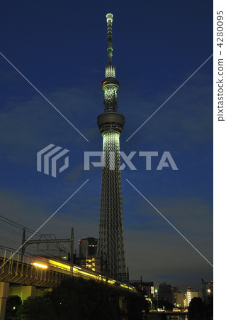 Light up of the sky tree 4280095