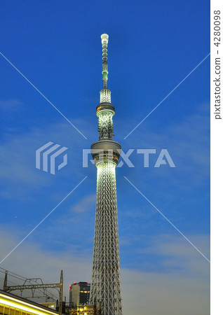 Light up of the sky tree 4280098
