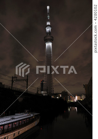 Light up of the sky tree 4280102