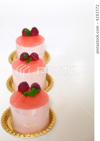 Strawberry mousse 4281572