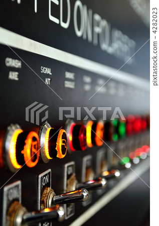 撥動開關燈 撥動開關燈 4282023