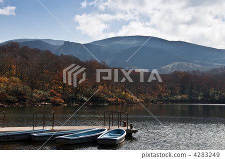 Sucheon Lake in autumn 4283249