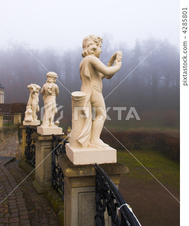 statue 4285801