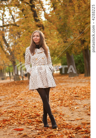 Beautiful young woman at fall 4288225