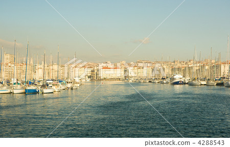 Old port (Vieux Port) in Marseille, France 4288543