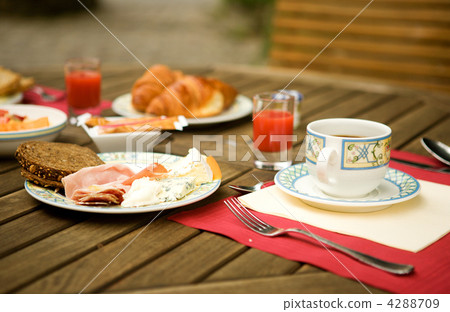 Breakfast in the garden 4288709