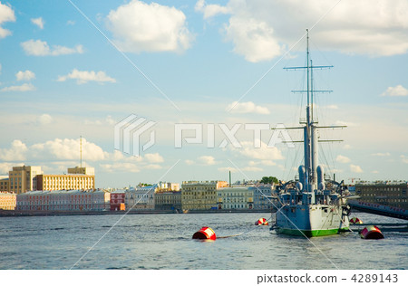 Legendary cruiser Avrora in Saint-Petersburg, Russia 4289143