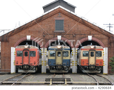Itoigawa磚車庫和Kiha 52 4290684