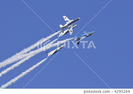 Aerobatic flying Blue impulse 4295264