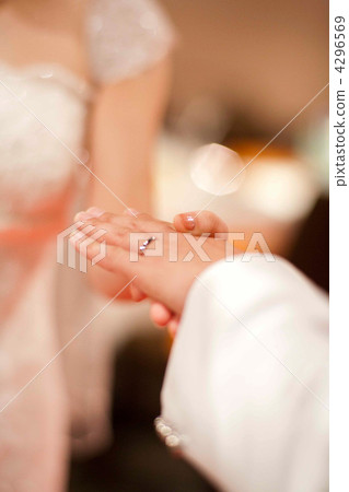 engagement ring  4296569