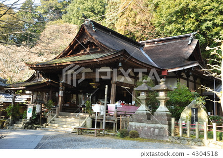 Thirty-three locations in the West Japan Iwama-ji main hall Thirty-three locations in the West Japan Iwama-ji main hall 4304518