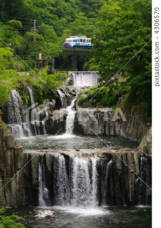 田原瀑布和2000年的Fujiyuki 田原瀑布和2000年的Fujiyuki 4306570