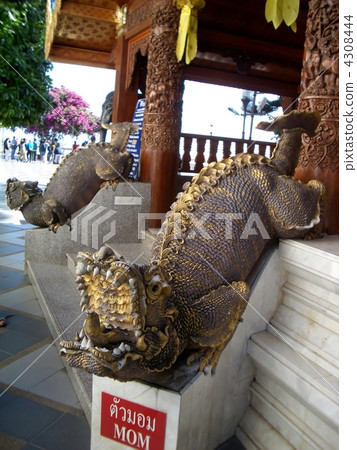 Koma dog in a Thai temple? 4308444
