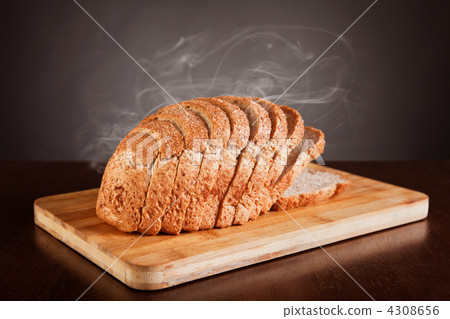 Fresh sliced bread 4308656