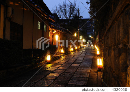 Kyoto stone wall street 4320038