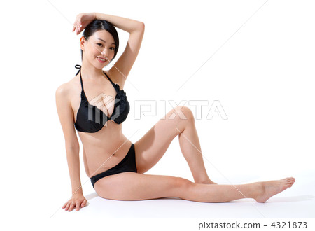 游泳衣的一個少婦 4321873