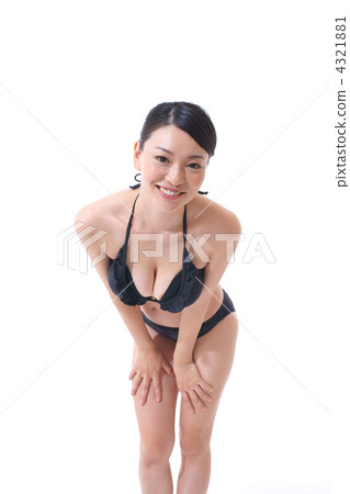 游泳衣的一個少婦 4321881