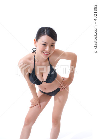 游泳衣的一個少婦 4321882