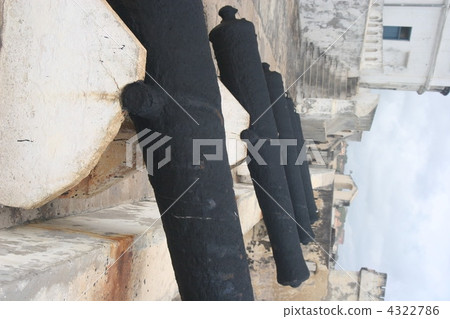Ghana Elmina Castle cannon 4322786