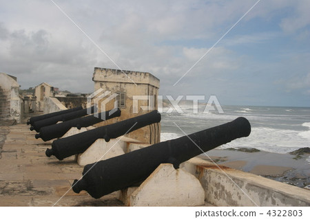 Ghana Elmina Castle cannon 4322803