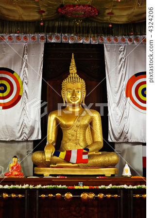 Buddha statue in temple Buddha statue in temple 4324206