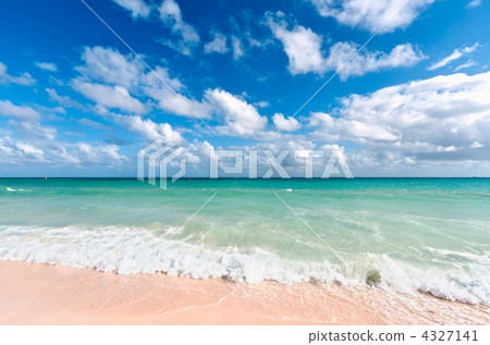 Beautiful beach and sea 4327141