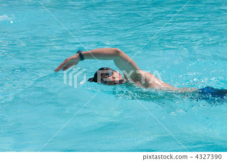 Swimming man 4327390