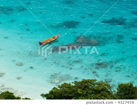 Tropical bay 4327459