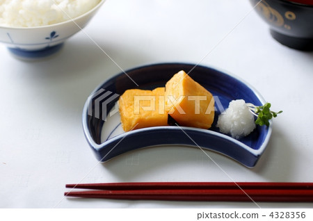 egg dishes, food prepared with eggs, omelette 4328356