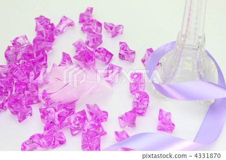 白色的羽毛 白色的羽毛 4331870