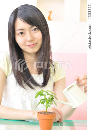 水生植物 女生 女孩 4333523