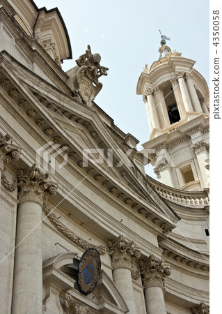 One of the rome house with arms One of the rome house with arms 4350058