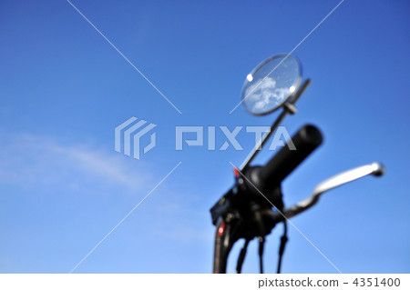 Next to tooling 4351400