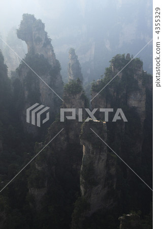 張家界神秘泰凱岩峰 4355329