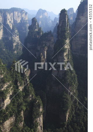 張家界神秘泰凱岩峰 4355332