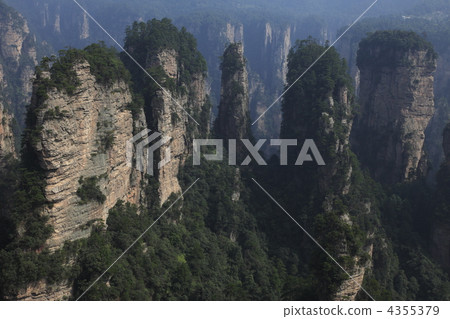 Zhangjiajie Huangshi Jiangxi Bridge remains Zhangjiajie Huangshi Jiangxi Bridge remains 4355379