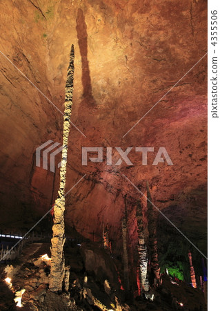 張家界黃龍洞恒沙灘柱 張家界黃龍洞恒沙灘柱 4355506