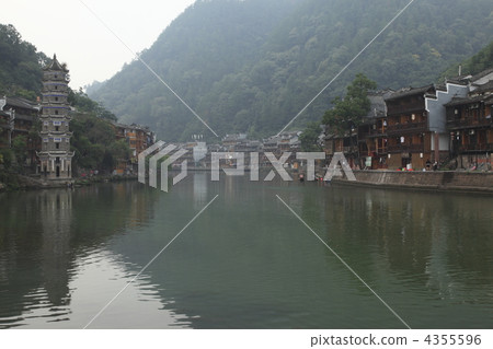 Fenghuang Fort Zhujiang, Tower of War and Townscape Fenghuang Fort Zhujiang, Tower of War and Townscape 4355596