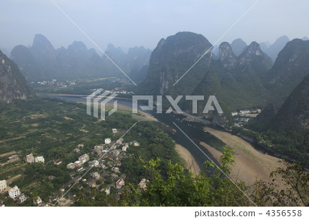 漓江和岩層 4356558