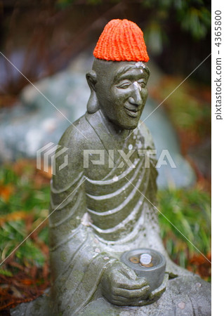 Roman statue of rainy day 4365800