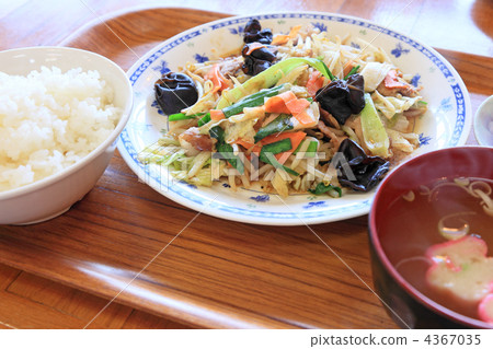 Sautéed delicious meat vegetables set meal 4367035