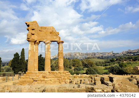 Dios Cloi寺廟和阿格里真託的城鎮景觀 Dios Cloi寺廟和阿格里真託的城鎮景觀 4370142