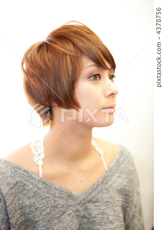 短 短髮 人 4378756